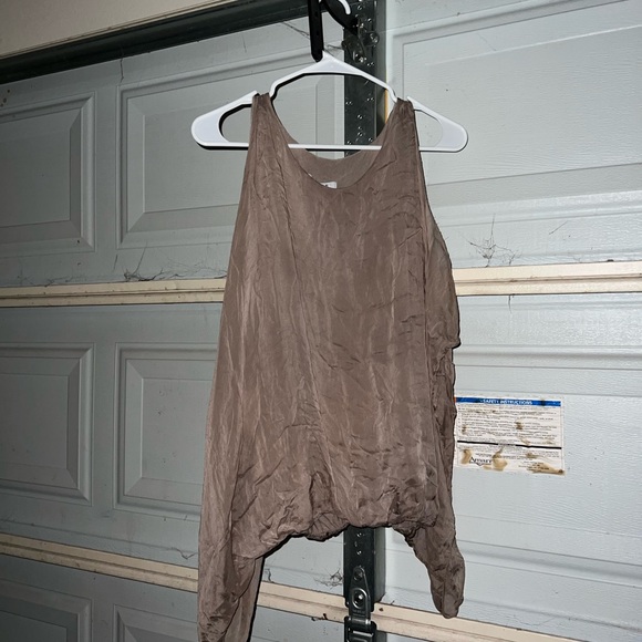 Top - Picture 2 of 4